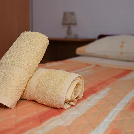 Cozy In With Free Parking And Olive Garden * Zára