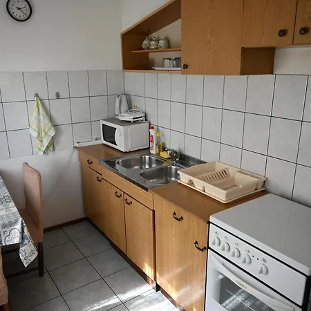 Apartamento Cozy In With Free Parking And Olive Garden Zadar